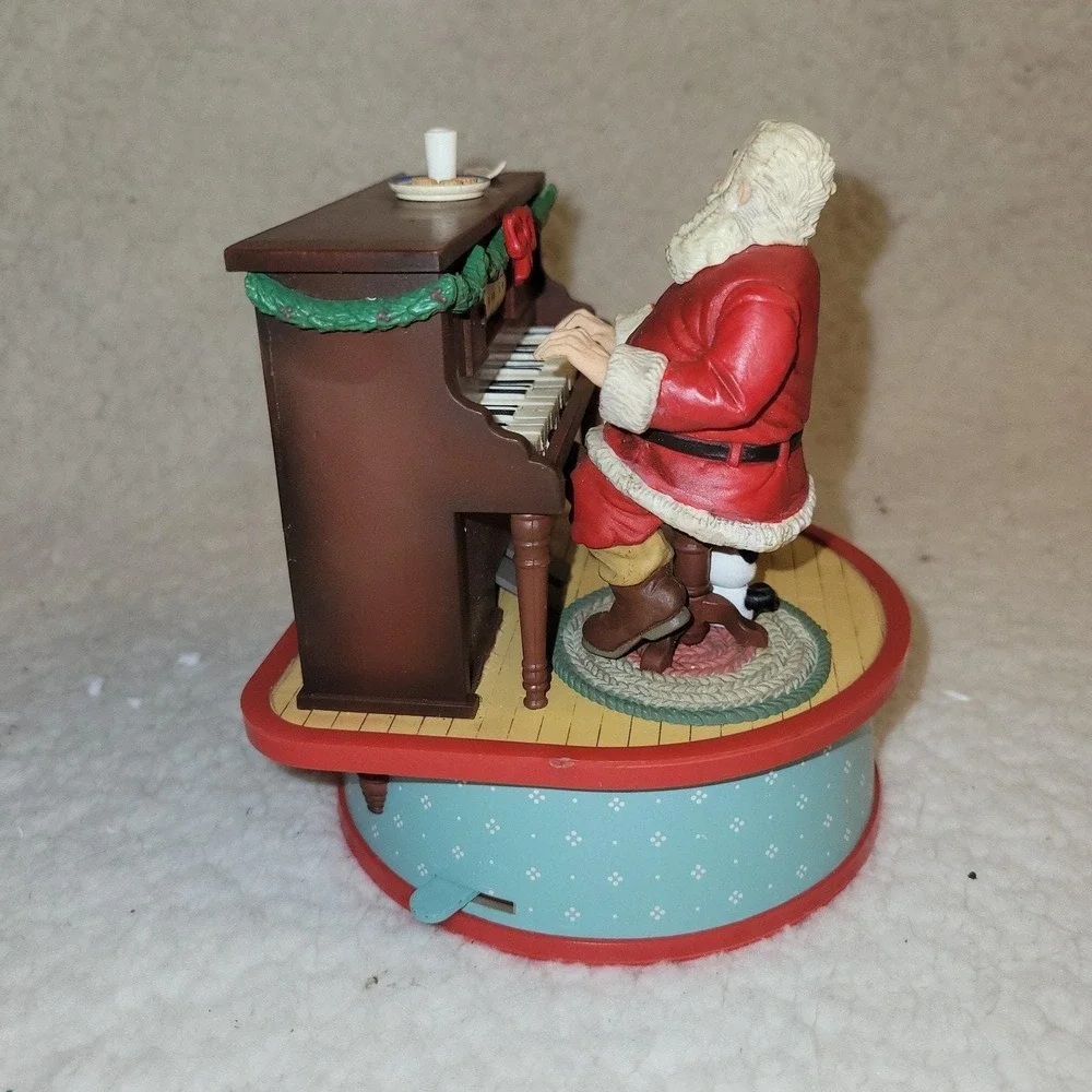 Enesco 1988 Small World of Music‎ Santa the Entertainer Music Box Animated